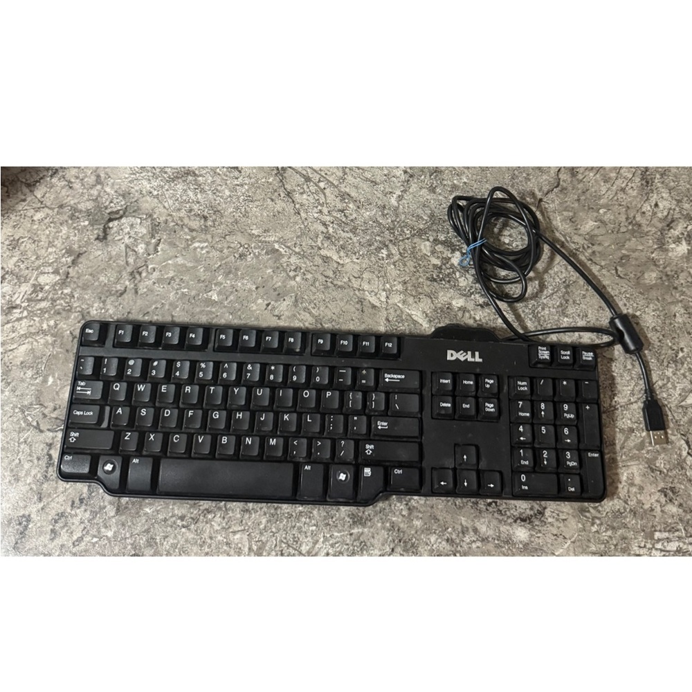 Dell L100 USB Wired Keyboard – Black (Full Size with Number Pad)